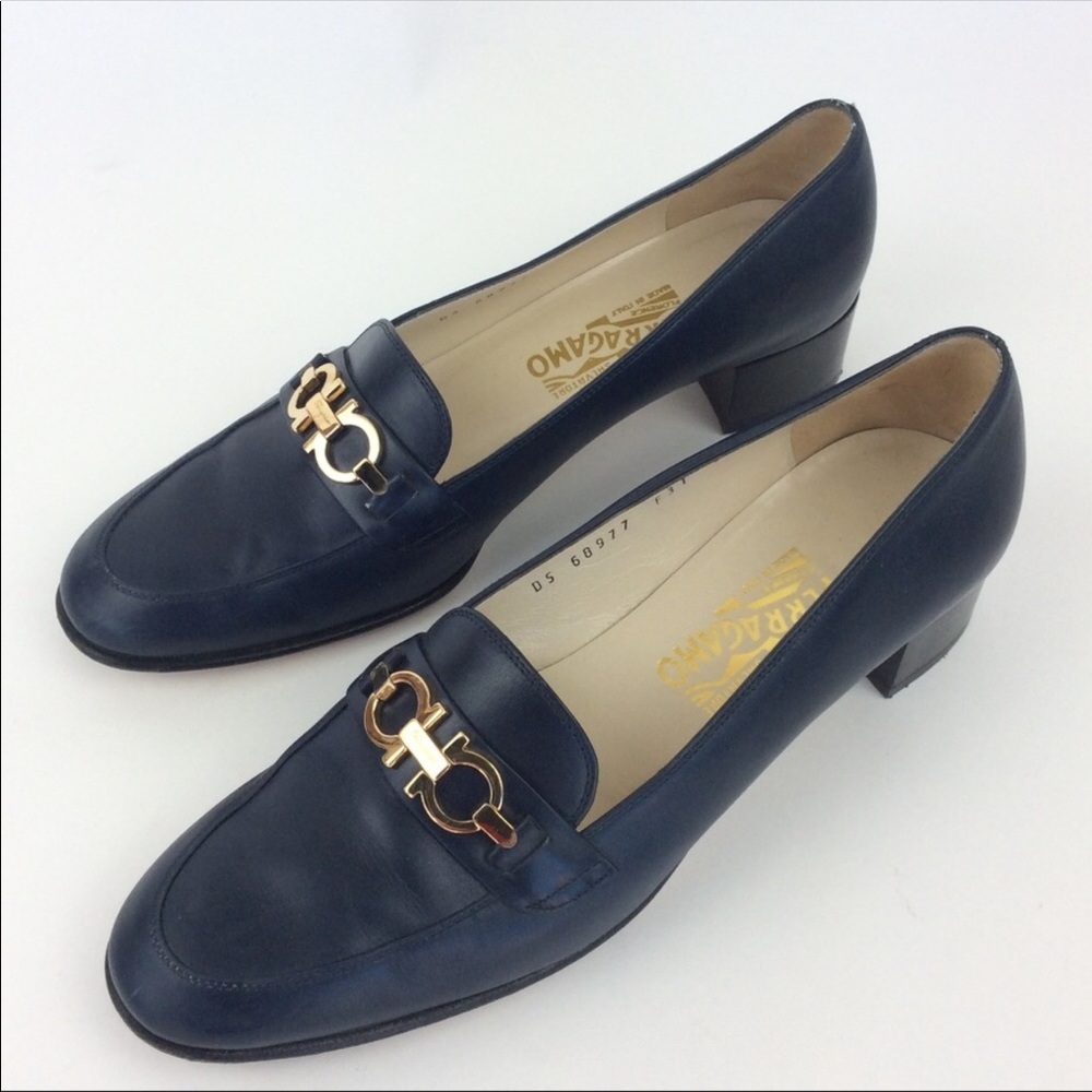 Ferragamo 8.5 Navy leather pump
